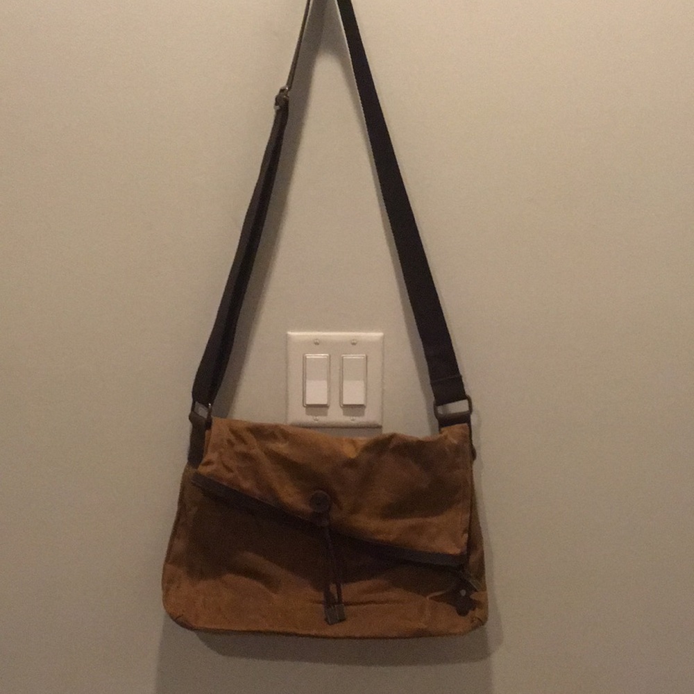 Side body laptop bag